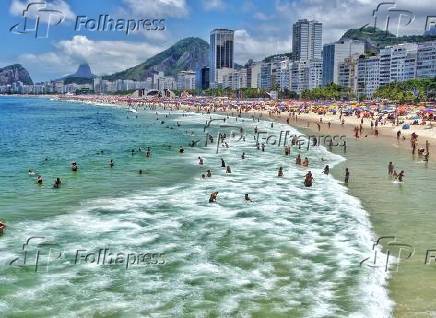 Praia de Copacabana, lotada na vspera de Ano novo