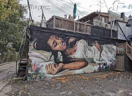 Mural A Sonhadora, de Emmanuel Jarus e Rudjer Bosiljevac, em Toronto