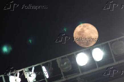 Vista da lua Superlua no Rio de Janeiro