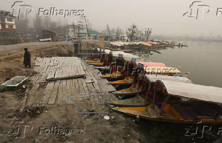 Severe cold conditions persist in Kashmir