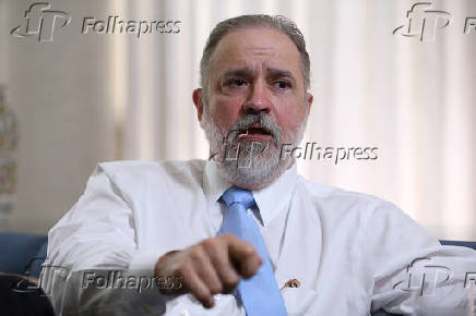 Augusto Aras durante entrevista  Folha 