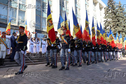 Moldovans celebrate Flag Day