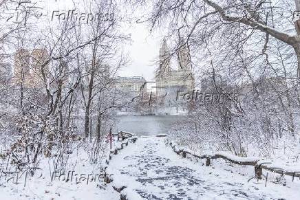 Neve  vista acumulada no Central Park em Nova York