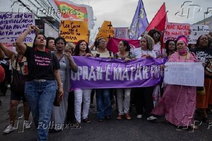 Mulheres durante ato contra a violncia obsttrica e estupro no Rio