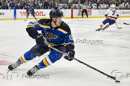 NHL: New York Islanders at St. Louis Blues