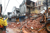 Casas desabam devido  chuva em Salvador