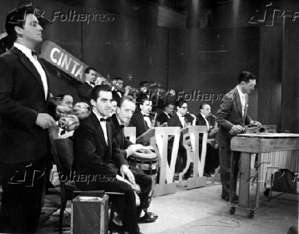 1958O regente Slvio Mazzuca (tocando