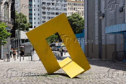 Escultura de Franz Weissmann no centro do Rio de Janeiro