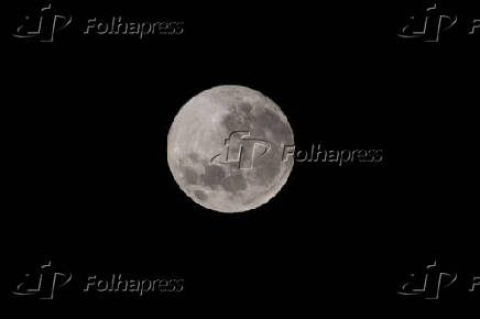 Vista da lua Superlua no Rio de Janeiro