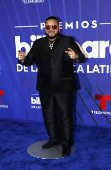 El negro y los diseos clsicos intervenidos dominaron la alfombra de los Latin Billboards