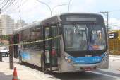 Tentativa de roubo em nibus, na Av. Nossa Senhora do Sabar, zona sul de SP