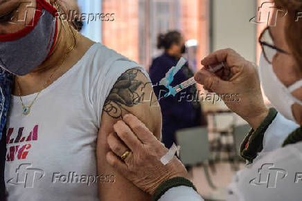 Vacinao em Porto Alegre conta a Covid-19