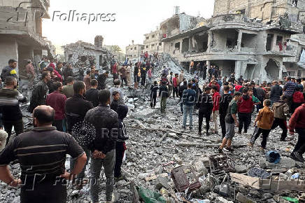 Aftermath of Israeli strike on a house in Gaza's Jabalia