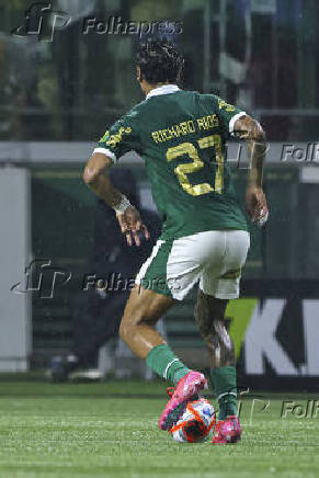 Partida entre palmeiras e red bull bragantino pelo campeonato paulista de futebol