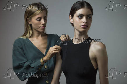 Marcella Franklin com modelo que veste coleo da Haight