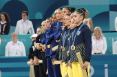 Ginastas do Brasil festejam o Bronze em Paris