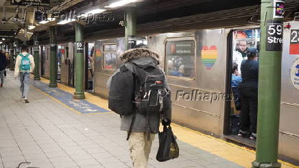 Os trens A e C que no funcionam causam confuso, congestionamento e atrasos para os passageiros na cidade de Nova York.