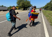 Migrants anticipate challenges near US border as caravan treks through southern Mexico