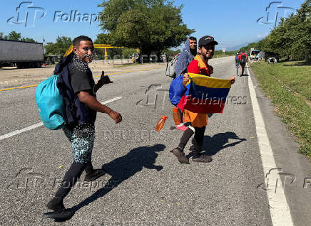 Migrants anticipate challenges near US border as caravan treks through southern Mexico