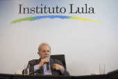 Lula fala a jornalistas durante caf da manh no instituto que leva seu nome, em SP