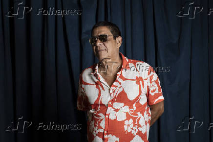 Zeca Pagodinho, que comemora 40 anos de carreira, em seu bar na Barra da Tijuca