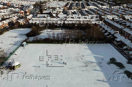 Further weather warnings for snow and ice in Britain