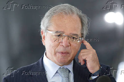 O ministro da Economia, Paulo Guedes, concede entrevista