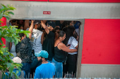 Passageiros enfrentam caos na Estao da CPTM Perus