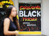 Movimento de consumidores na Black Friday em Curitiba