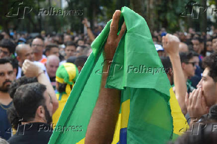 Bolsonaro  esfaqueado durante campanha em Juiz de Fora (MG)