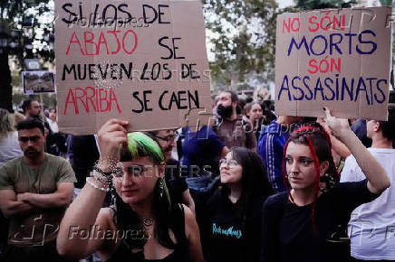 Protest against management of emergency response to the deadly floods in Valencia