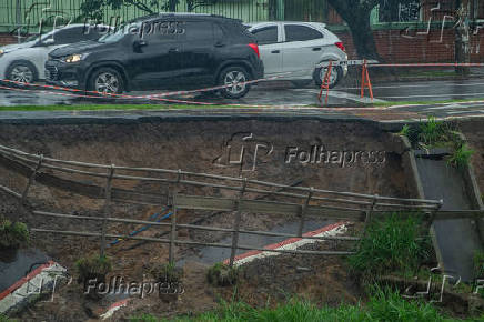 Chuva causa estragos em Porto Alegre (RS)