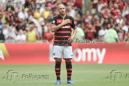 DESPEDIDA DO JOGADOR ADRIANO - ULTIMA BATALHA DO IMPERADOR