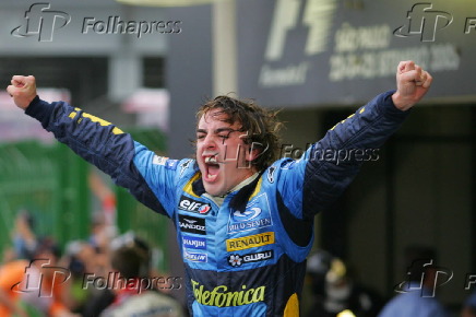 Fernando Alonso celebra 3 lugar no GP Brasil