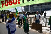Bolsonaristas protestam contra o isolamento social