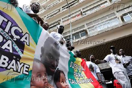 Manifestantes protestam contra morte de senegals em SP