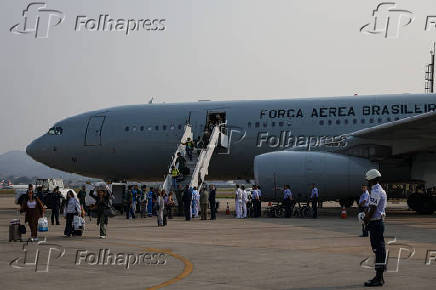 Repatriados do Lbano desembarcam no Brasil