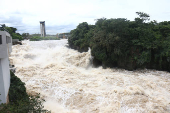 Cheia do rio Tiet deixa Salto em estado de alerta