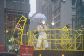 Desfile anual do dia de ao de graas da macy's acontece na cidade de nova york