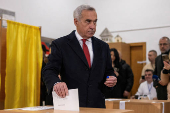 Far-right NATO critic seen winning Romanian presidential vote