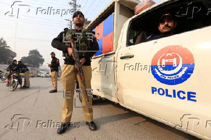 Security checkpoint on the eve of Christmas in Peshawar