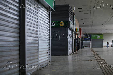 Lojas fechadas na rodoviria do Plano Piloto, em Braslia (DF)
