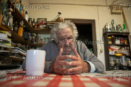 O ex-presidente uruguaio Mujica durante entrevista  Folha no seu stio em Montevidu