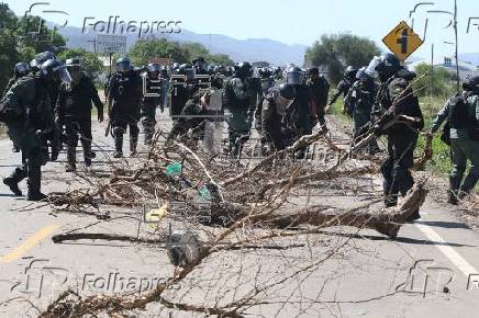 La Polica desbloquea la carretera tomada por 'evistas' en la regin ms grande Bolivia