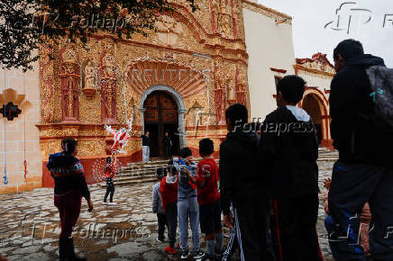 Mexicans living in the U.S. return to Mexico to spend the Christmas holiday with their families