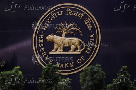 Folhapress - Fotos - FILE PHOTO: A Reserve Bank Of India (RBI) Logo Is ...