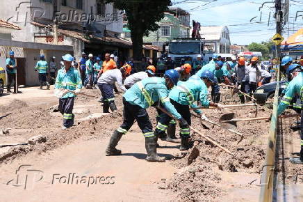 Idosa/morre/rompimento/de adutora/rio