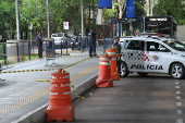 Terminal Pinheiros isolado devido bomba caseira