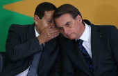 Com ministros, Bolsonaro participa de lanamento de portal do governo