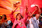 A deputada Tabata Amaral participa da Parada na Paulista